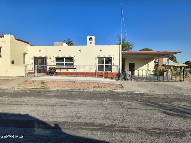 Building Photo - 714 N San Marcial St