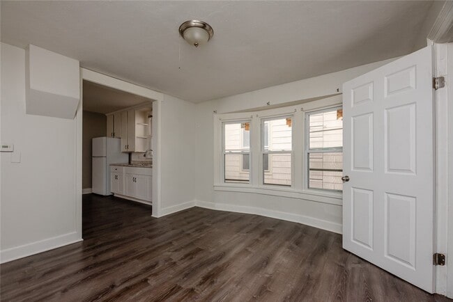 Building Photo - 144 Adams St