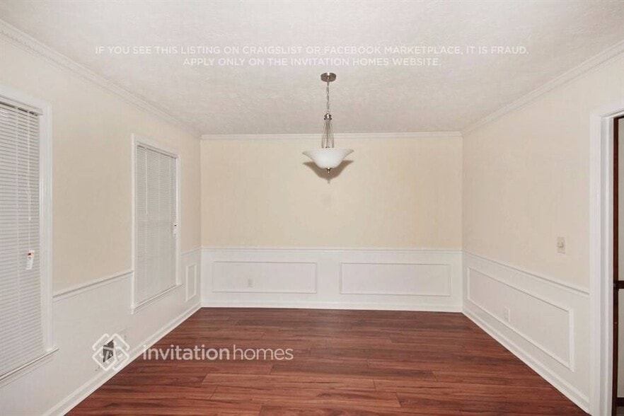 Building Photo - 4640 Mountain Creek Dr