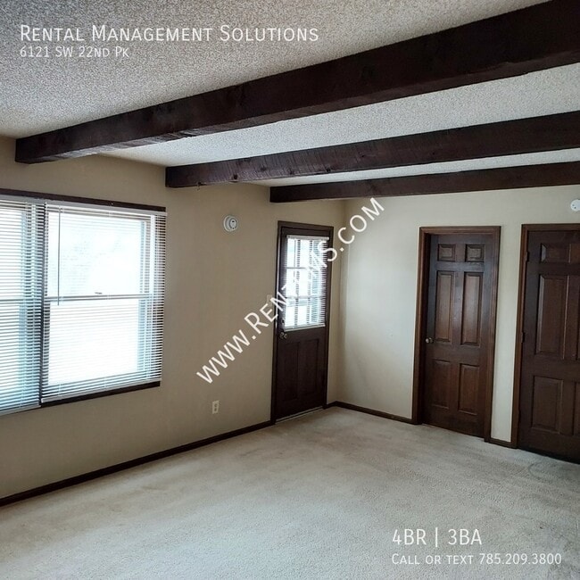 Building Photo - 6121 SW 22nd Park