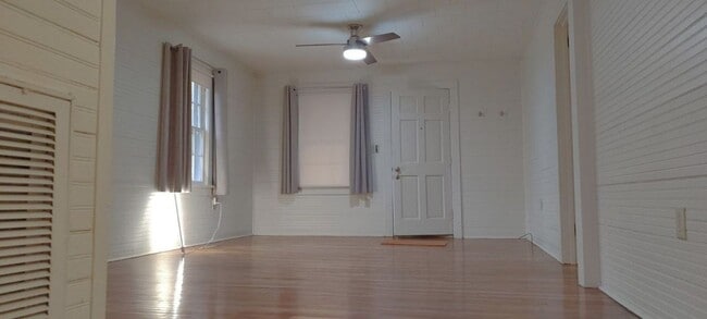 Building Photo - 422 Manning Ave