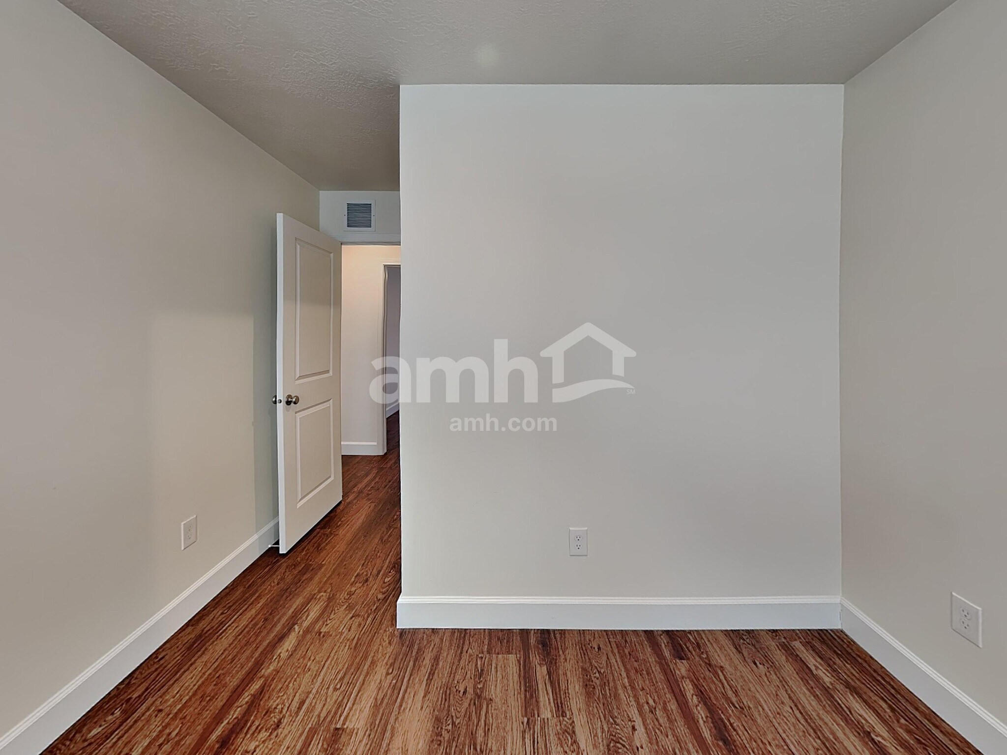 Building Photo - 2349 Frontier St