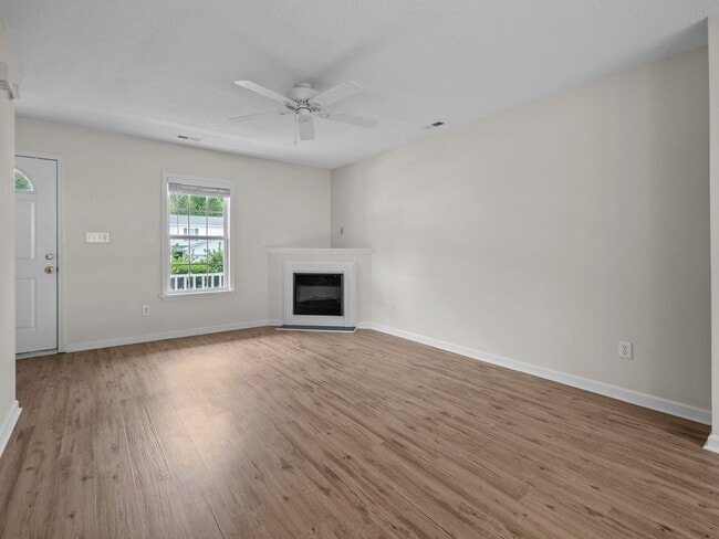 Building Photo - Welcome to Winners Circle!