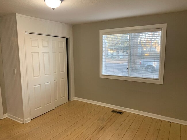 Building Photo - Spacious 4-Bedroom Home in Berkeley – Grea...