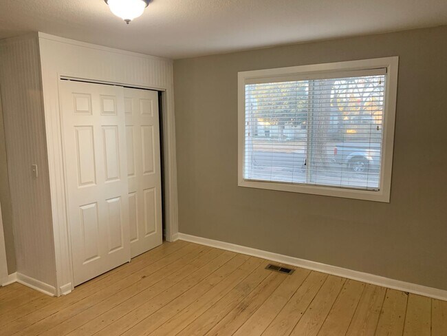 Building Photo - Stunning 4 Bed / 2 Bath Home in the Heart ...