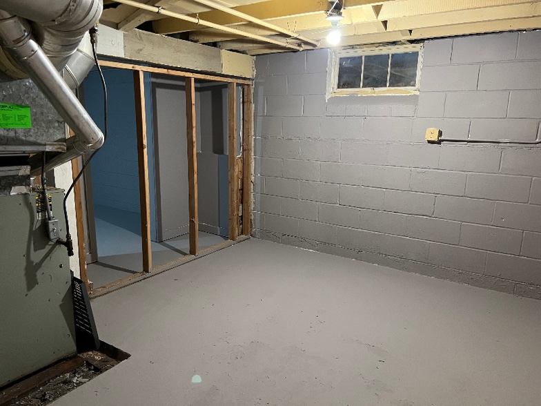 Building Photo - 2215 45th Ave NE