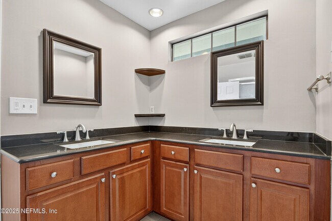 Building Photo - 6819 Mc Mullin St