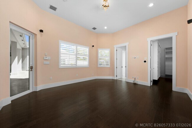 Building Photo - 15503 Temple Blvd