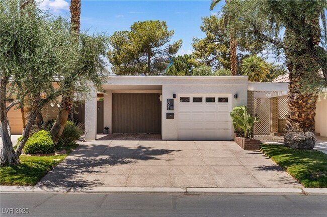 Building Photo - 3027 Bel Air Dr