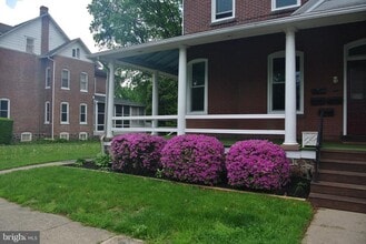 Building Photo - 330 Broad St