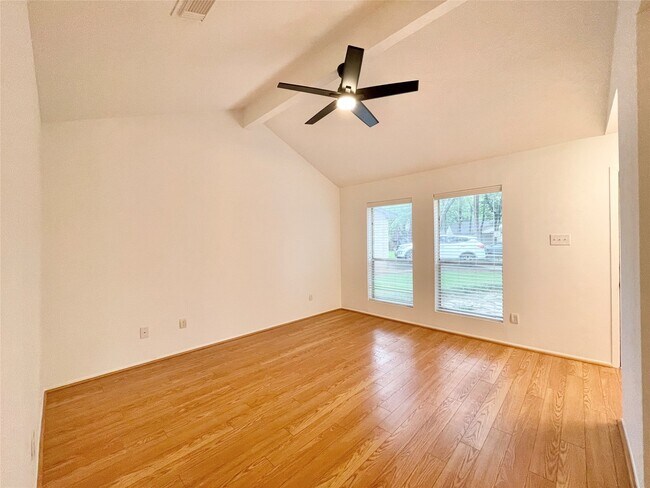 Building Photo - 6 Lea Oak Ct