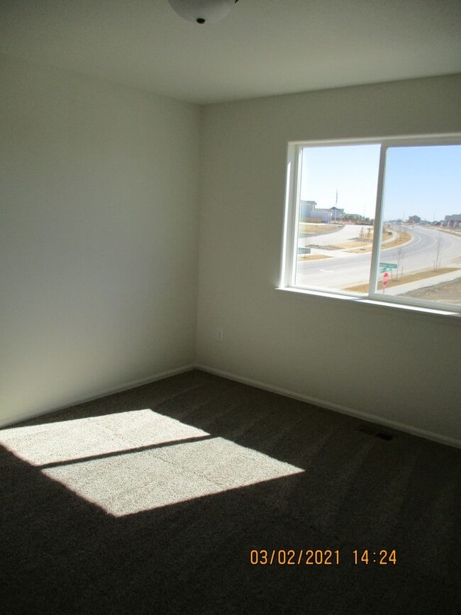 Building Photo - 3 Bed, 2.5 Bath - 2 Story Home in Windsor's Raindance Subdivision! Available Now!