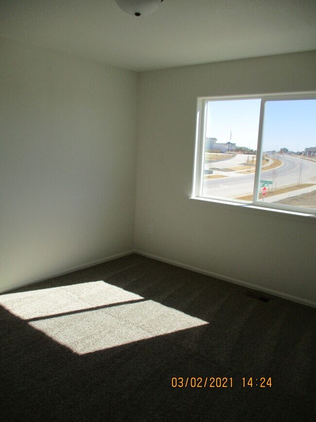 Building Photo - 3 Bed, 2.5 Bath - 2 Story Home in Windsor's Raindance Subdivision!