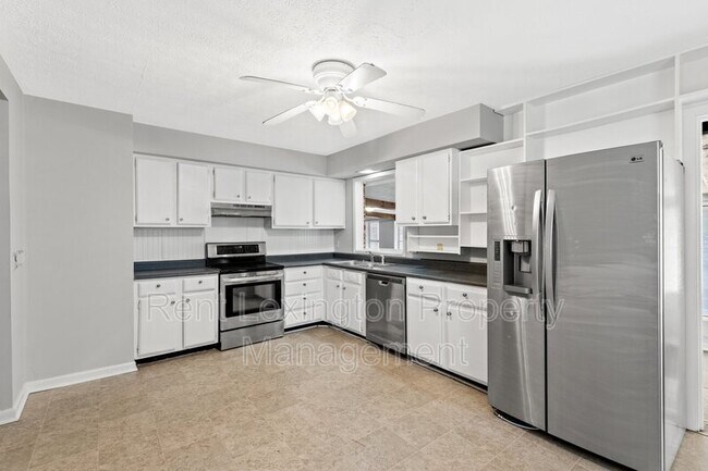 Building Photo - 228 Kenlock Dr