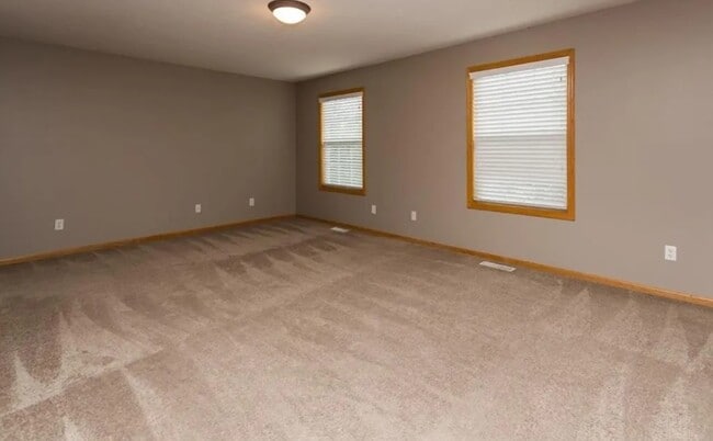 Building Photo - 277 S 79th St