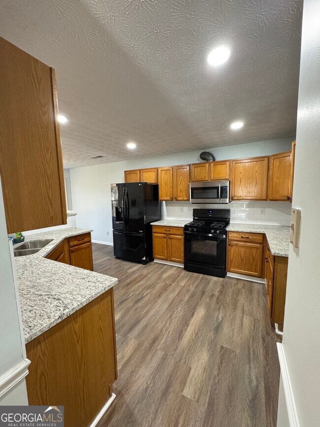 Building Photo - 1009 Chads Ridge