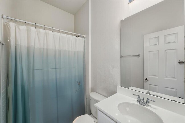 Building Photo - 139 Madrono Dr