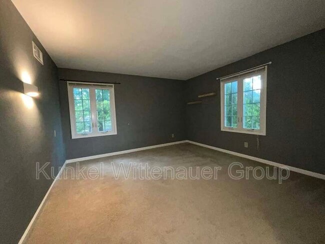 Building Photo - 43 Powder Creek Dr