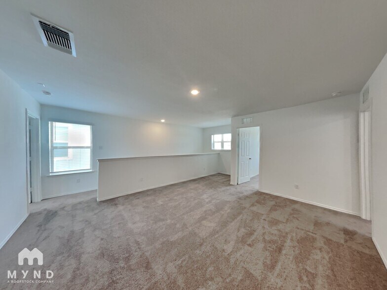 Building Photo - 332 Redonda Dr