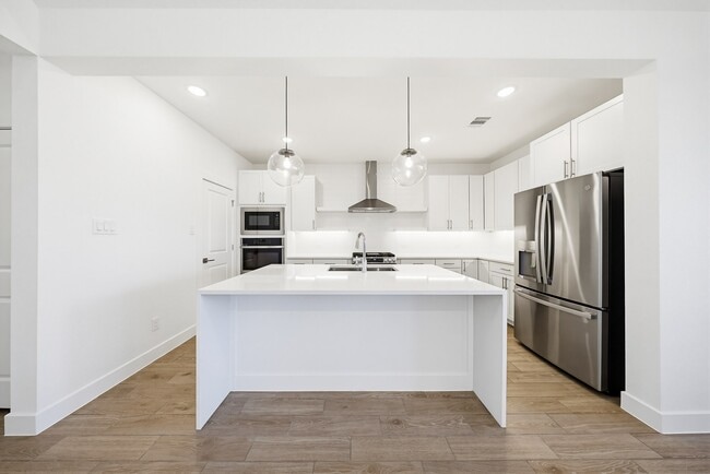 Building Photo - 7930 Palm Glade Dr