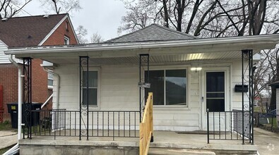 Building Photo - Renovated 3-Bedroom Home – We Welcome Sect...