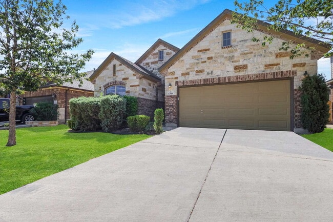 Building Photo - "Charming 3-Bedroom Oasis with 2 Baths in ...