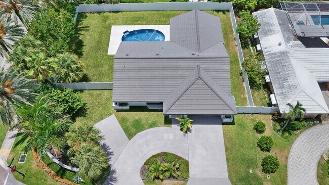Building Photo - 1291 Bimini Ln