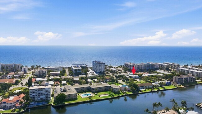 Building Photo - 842 SE 19th Ave