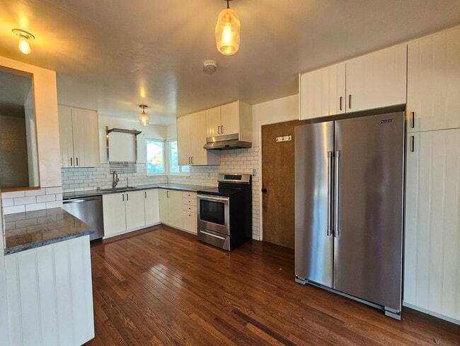 Building Photo - Beautifully updated 3-bedroom, 2-bath single-story home in one of El Sobrante’s most desirable ne...
