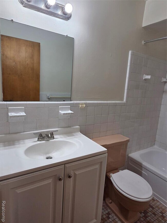 Building Photo - 19131 Lahser Rd