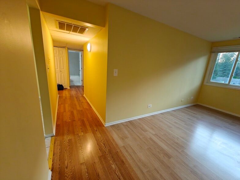 Building Photo - 2600 Brookwood Way Dr