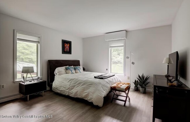 Building Photo - 421 Brown Rd