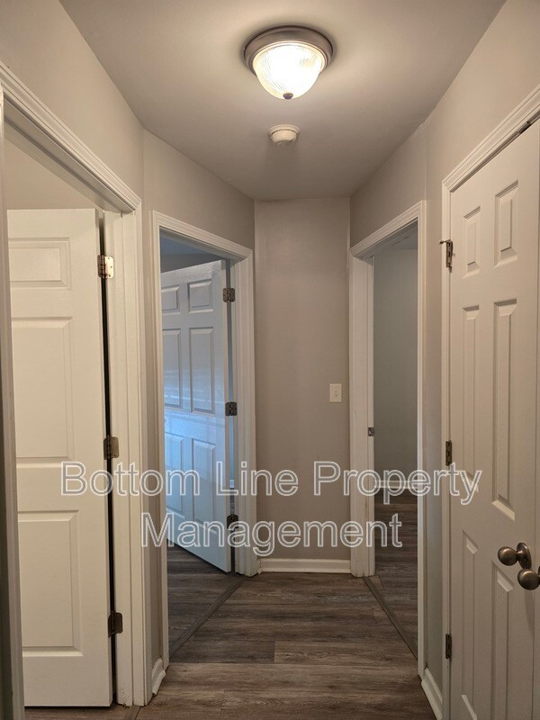 Building Photo - 3850 Fircrest Dr