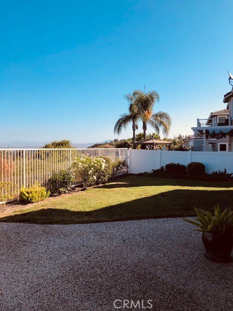 Building Photo - 33 Hollyleaf