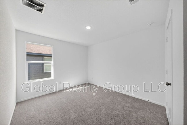 Building Photo - 479 Sarah Wy