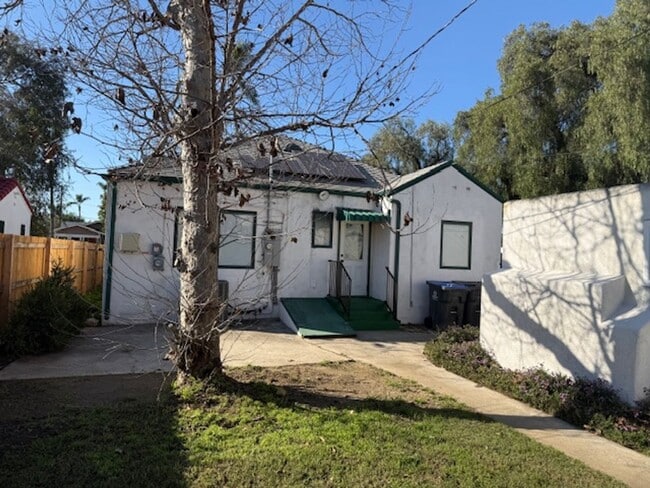 Building Photo - Corner lot home with Lots of Curb Appeal