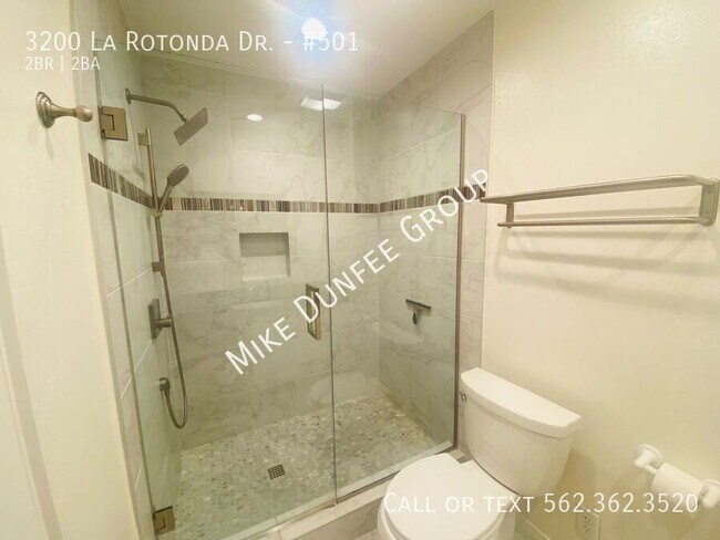 Building Photo - 3200 La Rotonda Dr