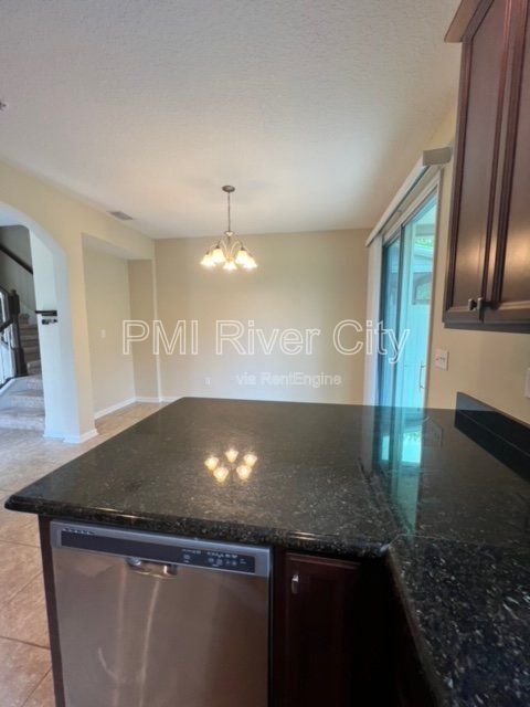 Building Photo - 46 Paradas Pl