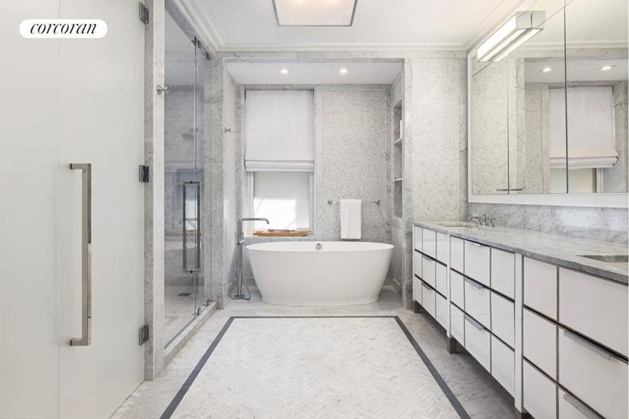Building Photo - 344 W 72nd St