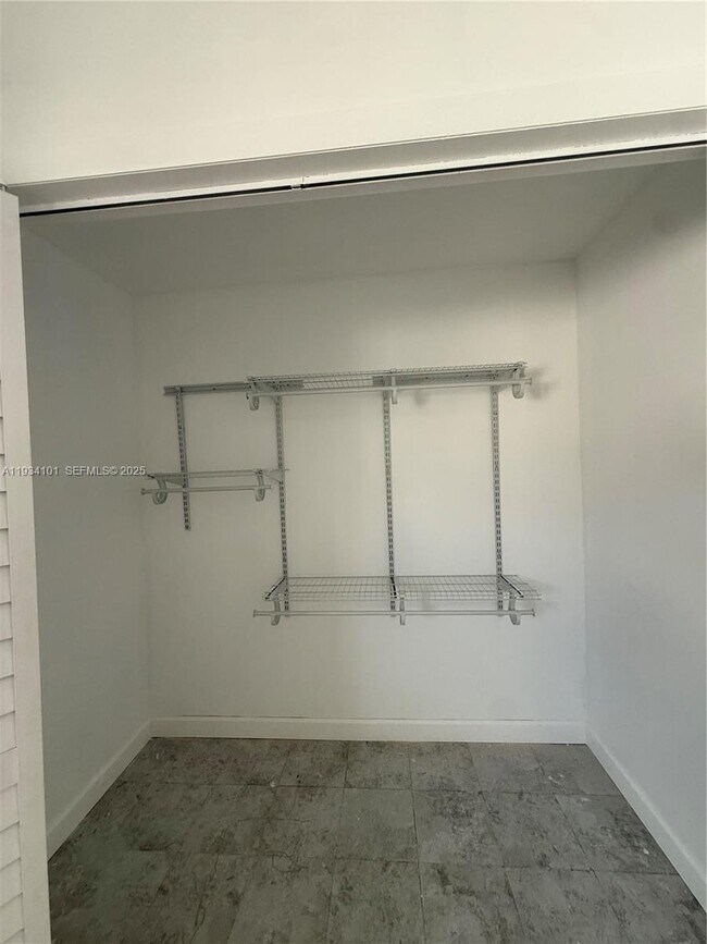 Building Photo - 1055 NW 34th Ave