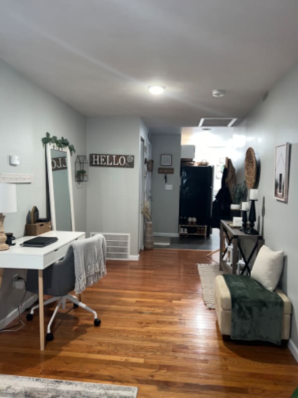 Building Photo - 116 E Main St