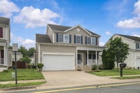 Building Photo - Welcome home to this well-maintained 4-bed...