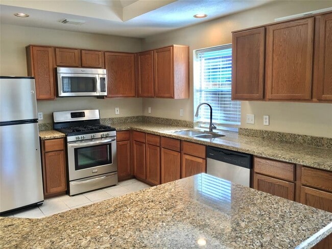 Building Photo - 4935 Linden Pl