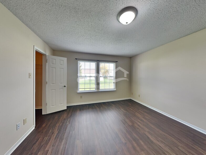 Building Photo - 6622 W Jefferson Ct