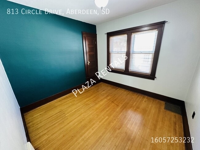 Building Photo - 712 N Washington St