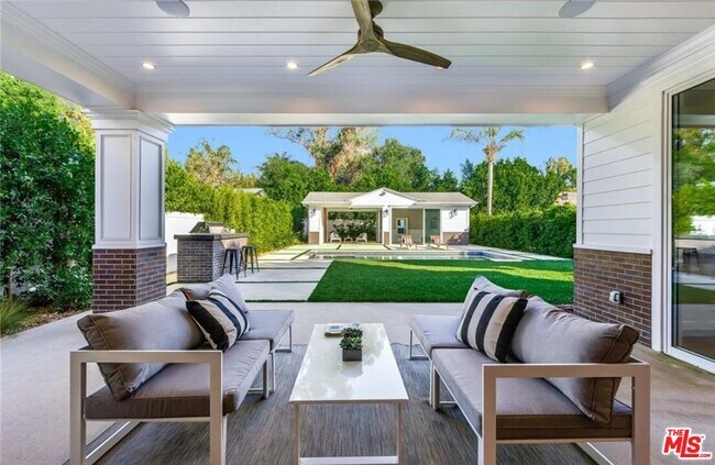 Building Photo - 4710 Noeline Ave