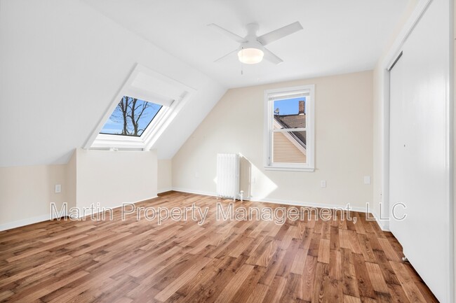 Building Photo - 14-14 Beltran St