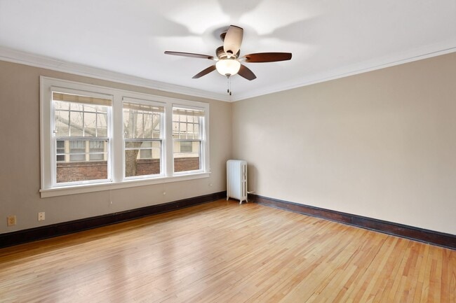 Building Photo - 1598 Charles