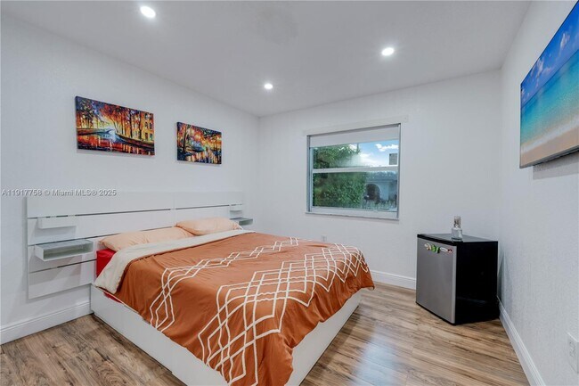 Building Photo - 1025 NW 128th Ct