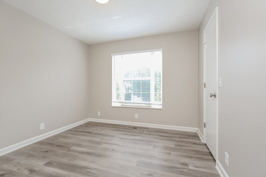 Building Photo - 3108 Creekview Ln